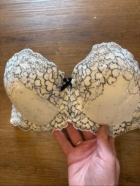 Victoria's Secret Cream Strapless Lace Bra with Black Accents and rhinestones